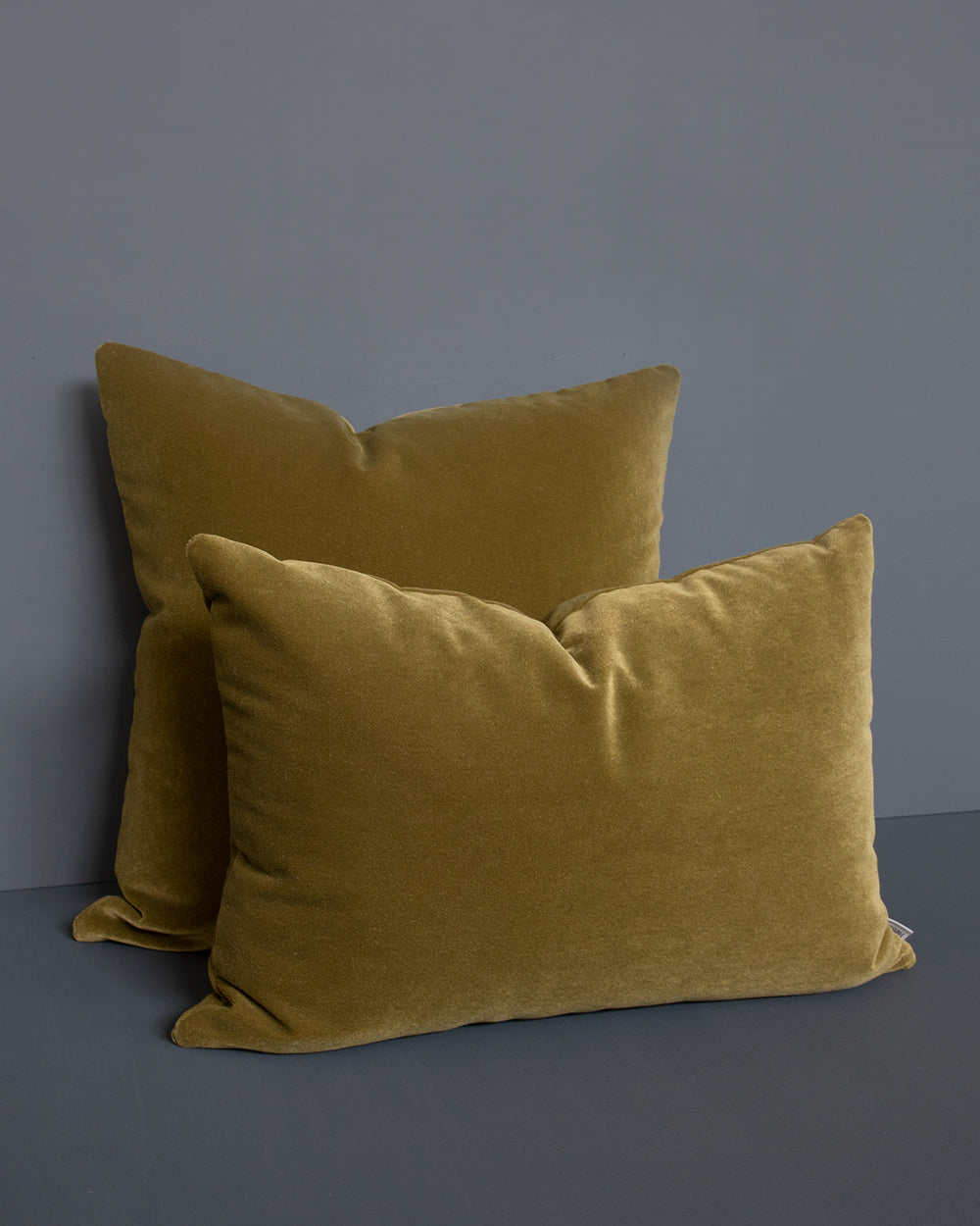 Wren Velvet Pillow Cover, Moss