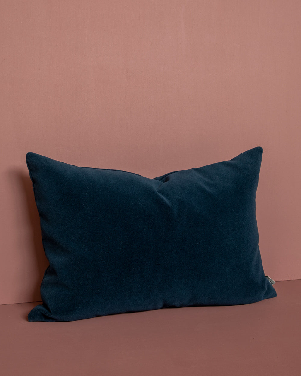 Blue velvet pillow covers best sale