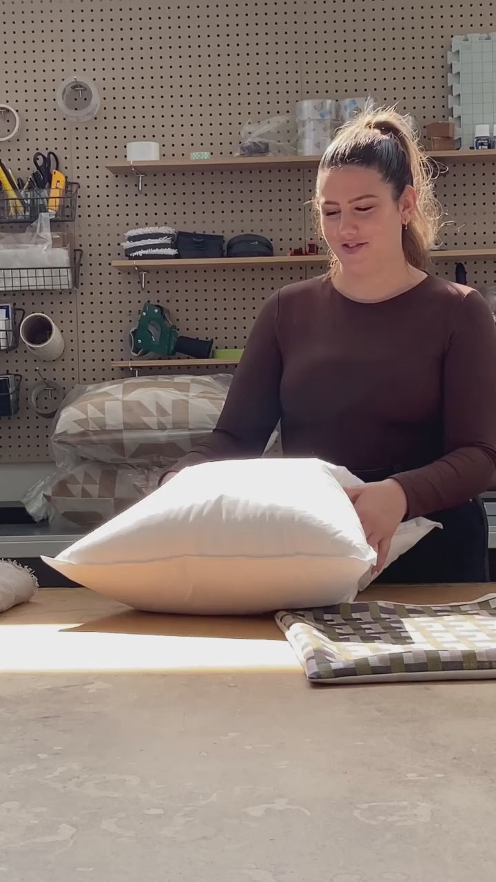 Process of how Hemme pillows are stuffed